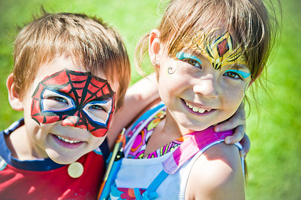Face painting example: Happy Children
